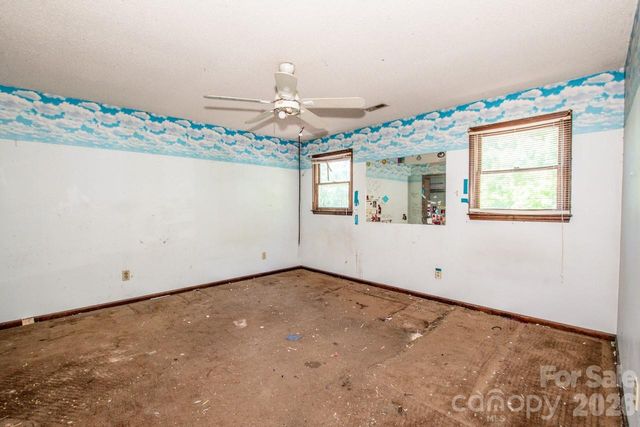 648 Tracy Lane, Gastonia, NC 28056