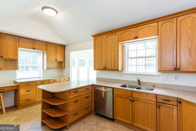 289 Marsha Way, Sharpsburg, GA 30277