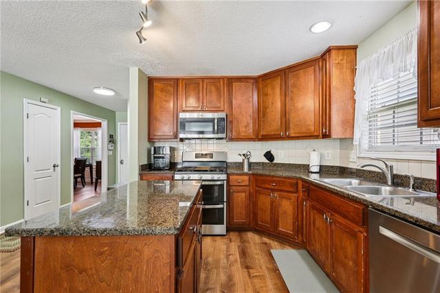 2802 Village Park E Drive, Ellenwood, GA 30294