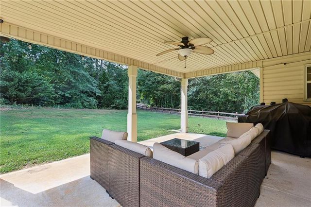 2802 Village Park E Drive, Ellenwood, GA 30294