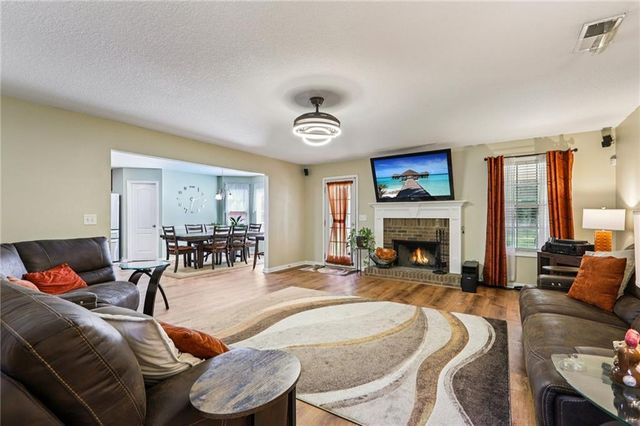 2802 Village Park E Drive, Ellenwood, GA 30294