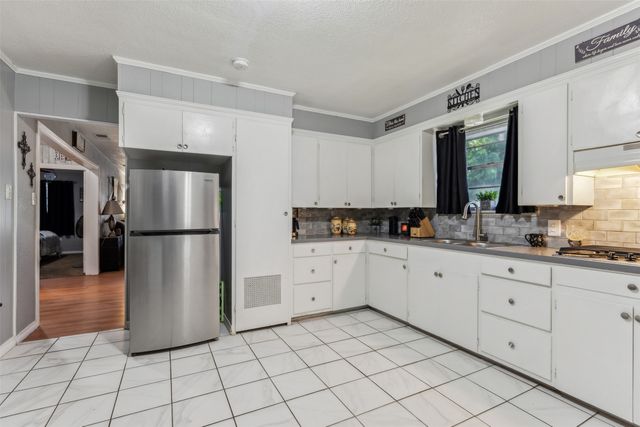 204 N Elm Street, Kemp, TX 75143