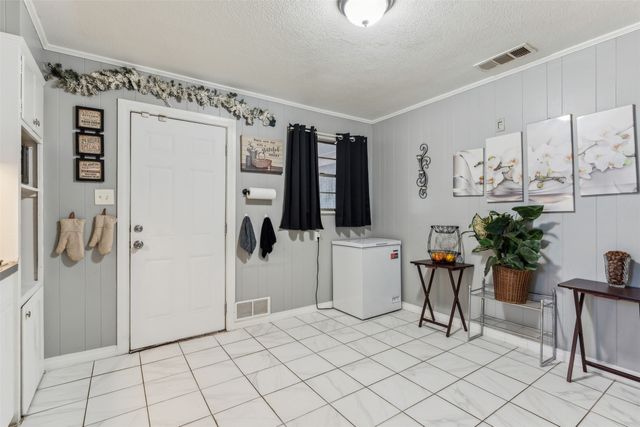 204 N Elm Street, Kemp, TX 75143