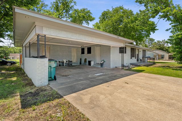 204 N Elm Street, Kemp, TX 75143