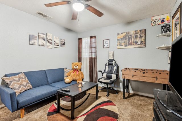 204 N Elm Street, Kemp, TX 75143