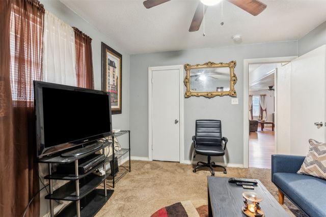 204 N Elm Street, Kemp, TX 75143