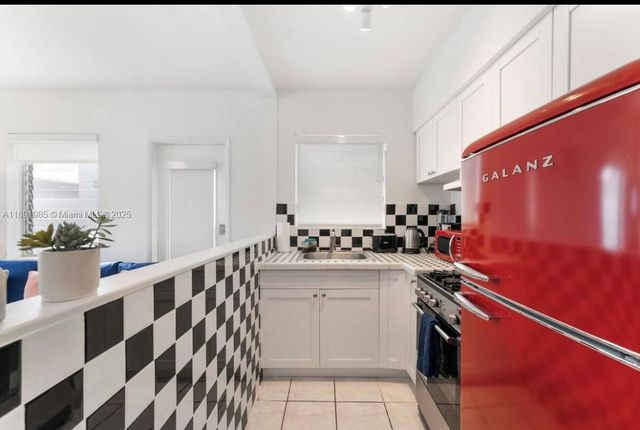7721 Harding Ave 8, Miami Beach, FL 33141