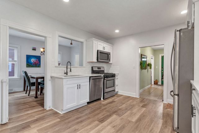 25 Fuller Pl, Mansfield, MA 02048