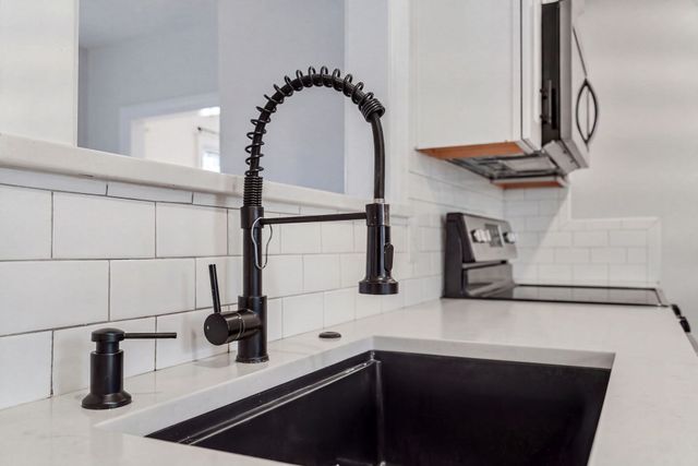 25 Fuller Pl, Mansfield, MA 02048
