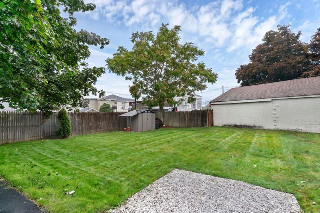 25 Fuller Pl, Mansfield, MA 02048
