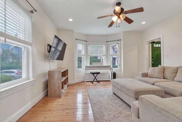 25 Fuller Pl, Mansfield, MA 02048