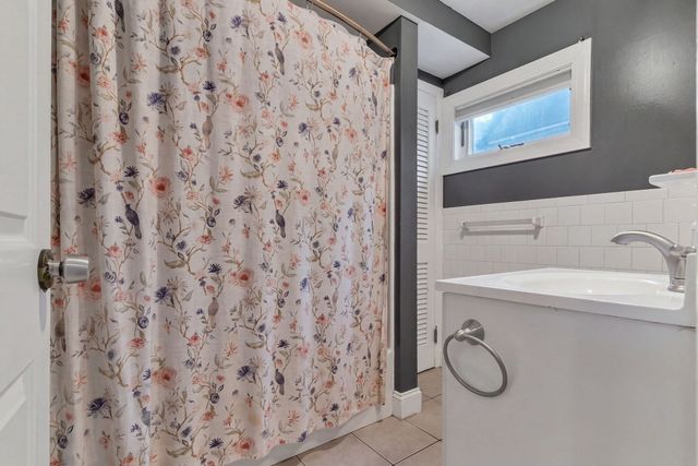 25 Fuller Pl, Mansfield, MA 02048