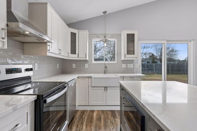 601 Cedar Street SW, Isanti, MN 55040