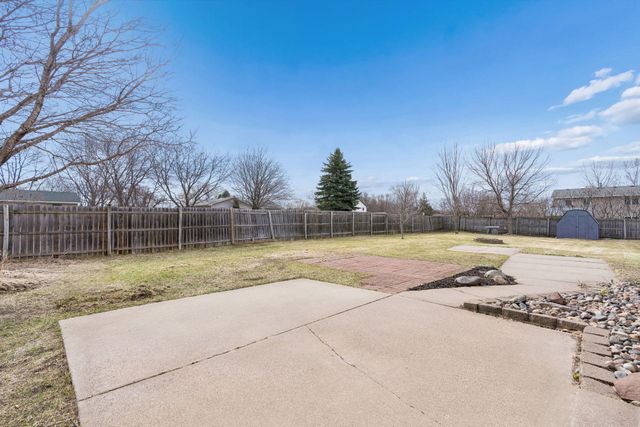 601 Cedar Street SW, Isanti, MN 55040