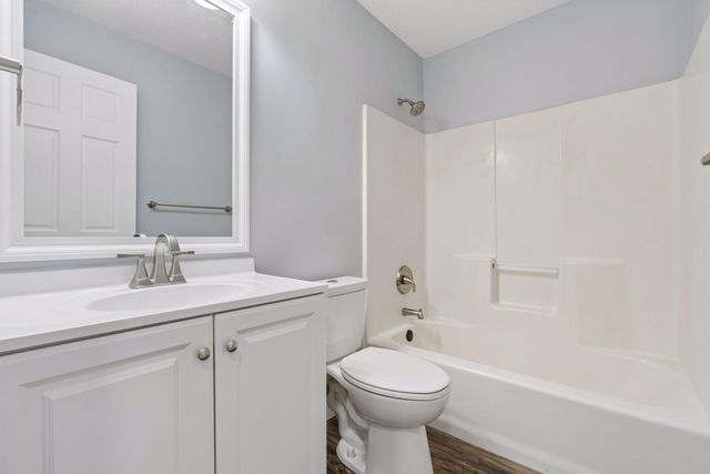 601 Cedar Street SW, Isanti, MN 55040