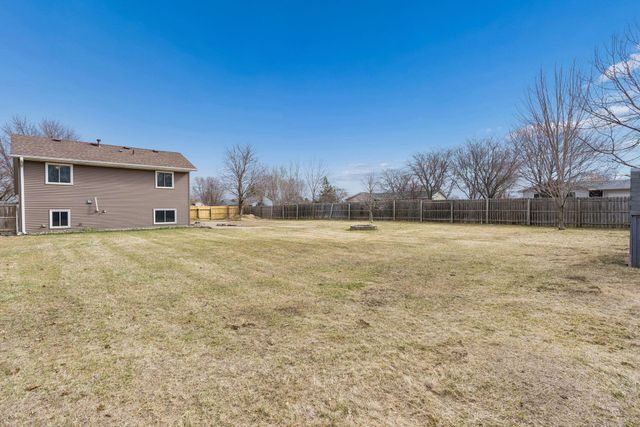 601 Cedar Street SW, Isanti, MN 55040