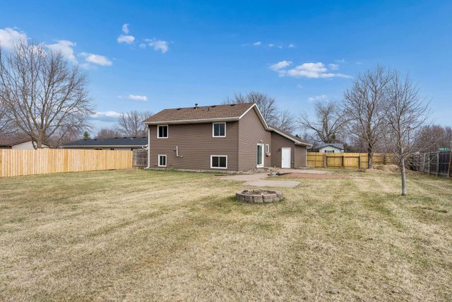 601 Cedar Street SW, Isanti, MN 55040