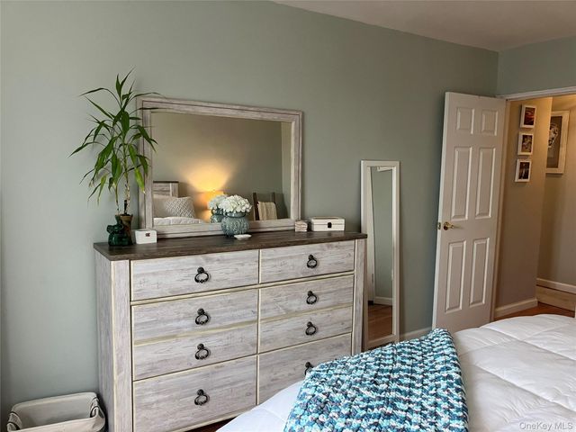 855 E Broadway 3F, Long Beach, NY 11561