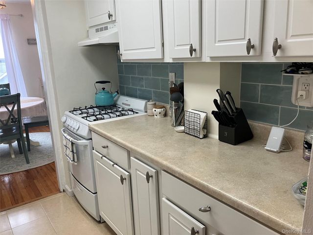 855 E Broadway 3F, Long Beach, NY 11561