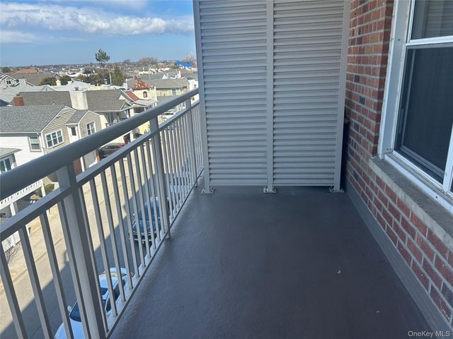 855 E Broadway 3F, Long Beach, NY 11561