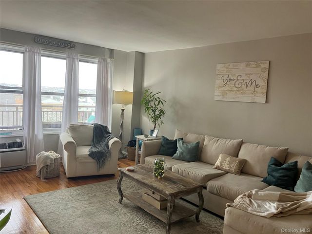 855 E Broadway 3F, Long Beach, NY 11561