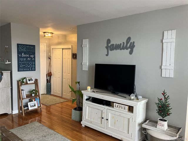 855 E Broadway 3F, Long Beach, NY 11561