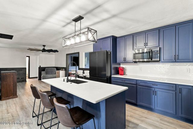 4525 Scottsville Rd, Floyds Knobs, IN 47119