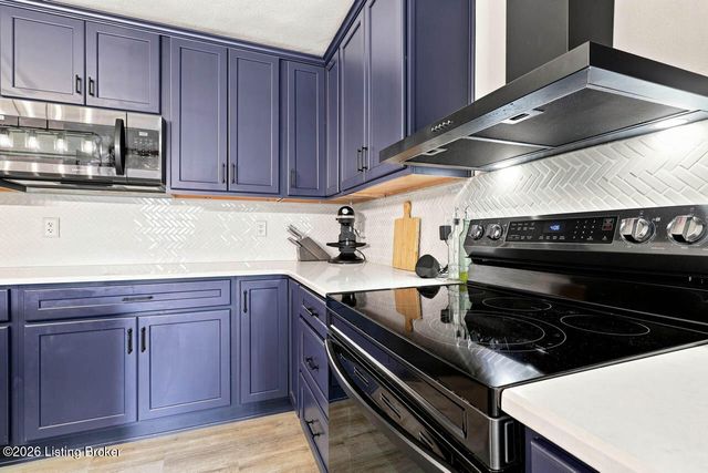4525 Scottsville Rd, Floyds Knobs, IN 47119