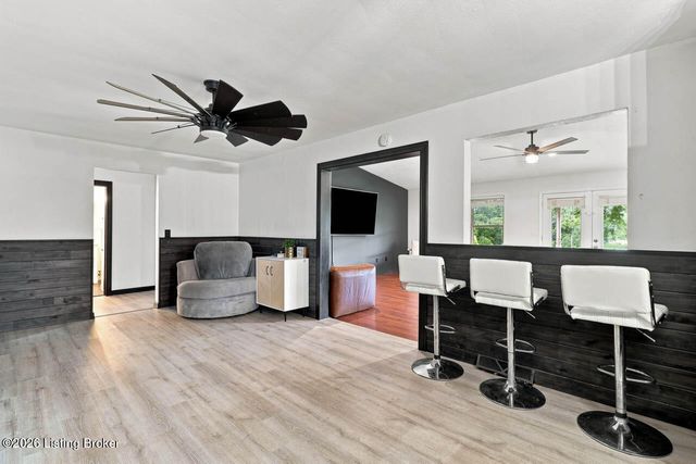 4525 Scottsville Rd, Floyds Knobs, IN 47119
