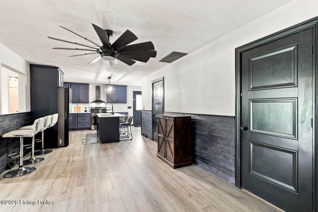 4525 Scottsville Rd, Floyds Knobs, IN 47119