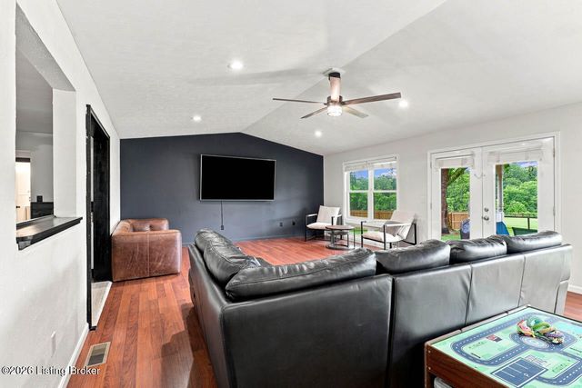 4525 Scottsville Rd, Floyds Knobs, IN 47119