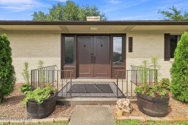 4525 Scottsville Rd, Floyds Knobs, IN 47119