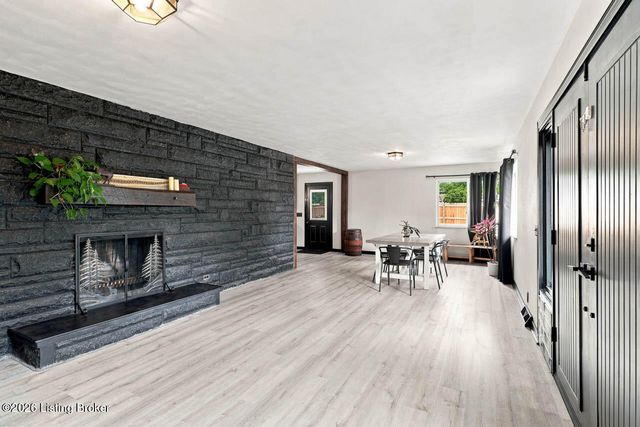 4525 Scottsville Rd, Floyds Knobs, IN 47119