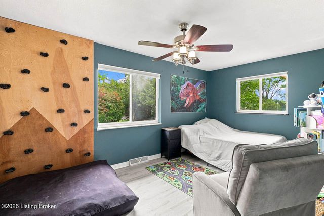 4525 Scottsville Rd, Floyds Knobs, IN 47119