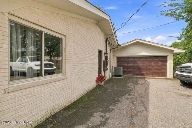 4525 Scottsville Rd, Floyds Knobs, IN 47119