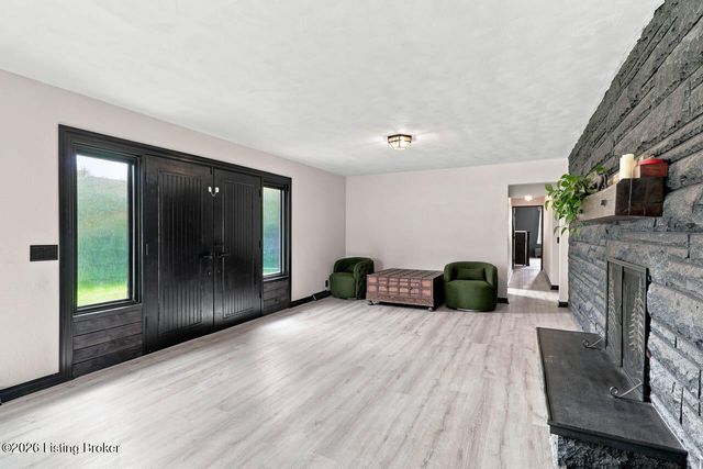 4525 Scottsville Rd, Floyds Knobs, IN 47119