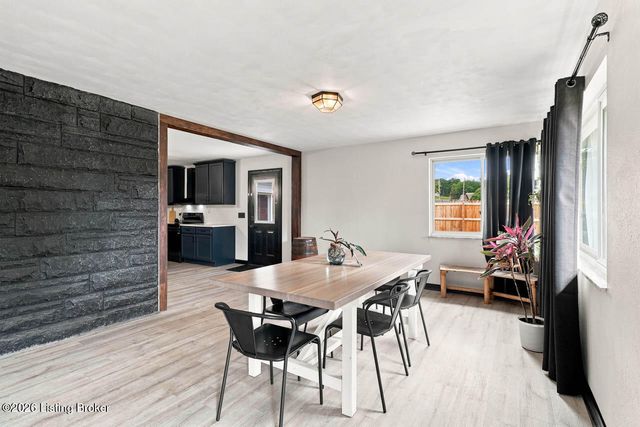 4525 Scottsville Rd, Floyds Knobs, IN 47119
