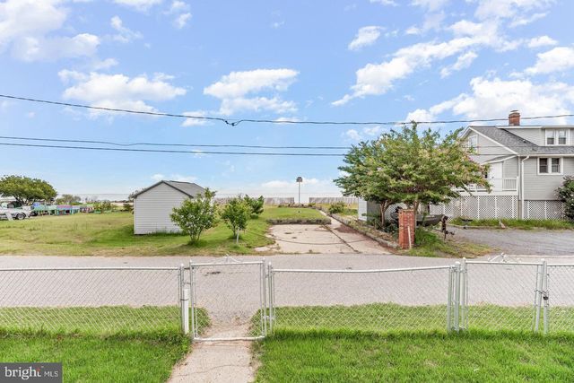 2909 BAY BLVD, Huntingtown, MD 20639