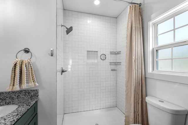 521 Lewis Ln, Charlotte, TN 37036