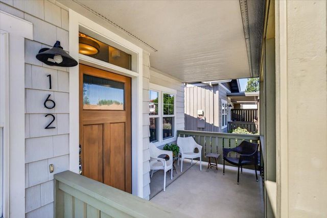 162 Mountain View Drive, Ashland, OR 97520