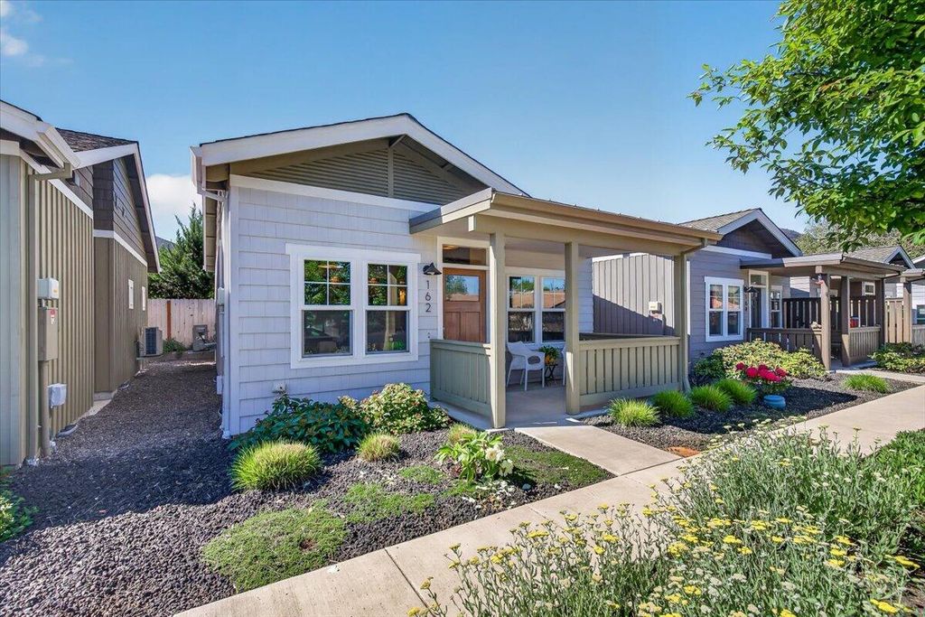 162 Mountain View Drive, Ashland, OR 97520