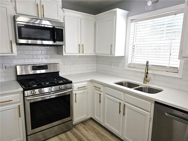 5018 Amber NW Way, Acworth, GA 30102