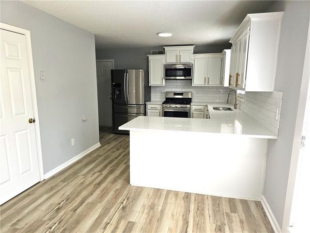 5018 Amber NW Way, Acworth, GA 30102