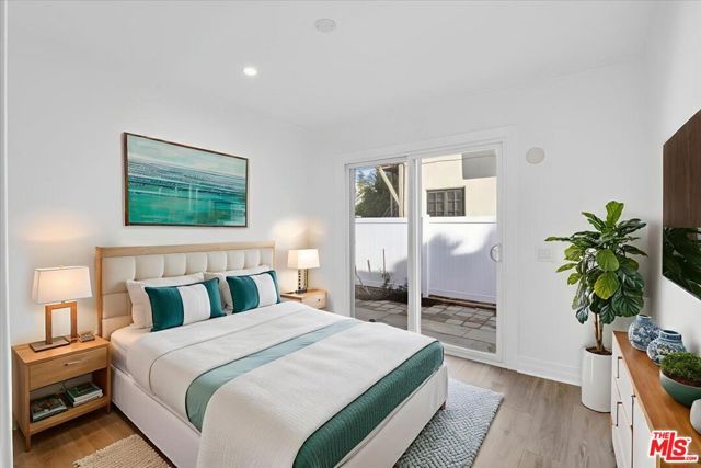 1185 S Tremaine Avenue, Los Angeles, CA 90019