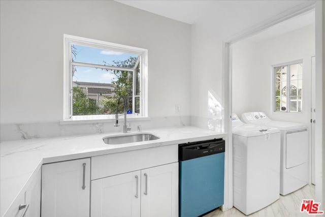 1185 S Tremaine Avenue, Los Angeles, CA 90019