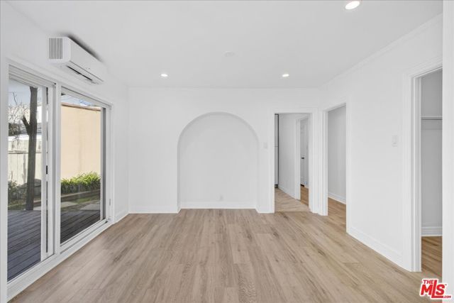 1185 S Tremaine Avenue, Los Angeles, CA 90019