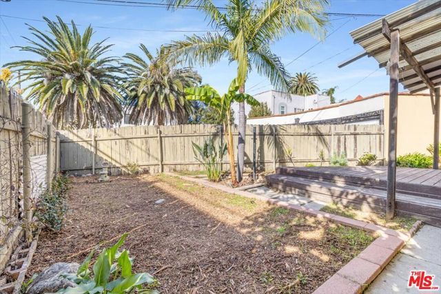 1185 S Tremaine Avenue, Los Angeles, CA 90019