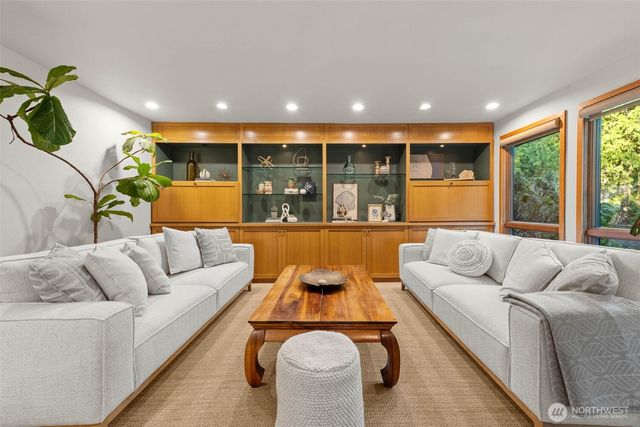 4205 64th Avenue NW, Gig Harbor, WA 98335