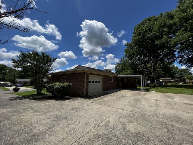 515 Moore Ave, Smyrna, TN 37167