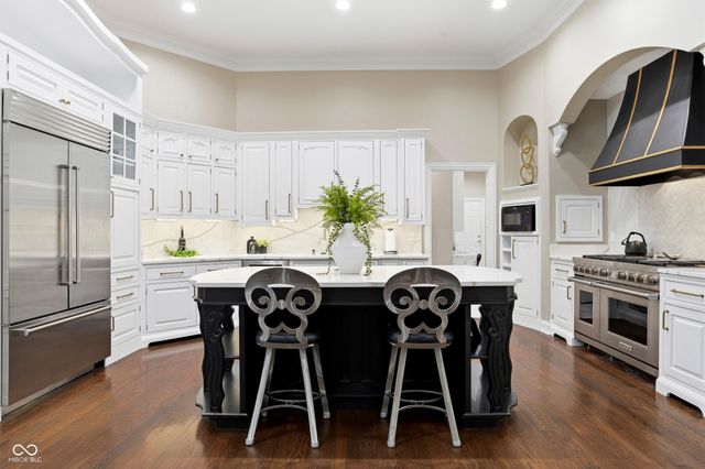 10500 Bishop Circle, Carmel, IN 46032